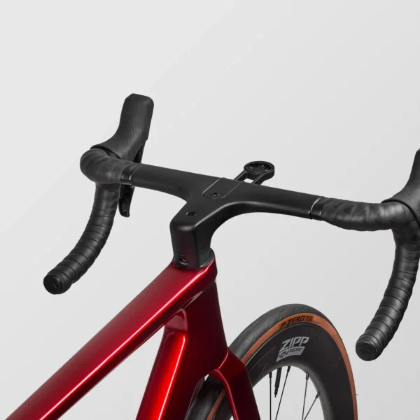 3966_TOP-3_aeroad-cf-slx-8-axs_R107_P03_cockpit 3966_TOP-3_aeroad-cf-slx-8-axs_R107_P03_cockpit